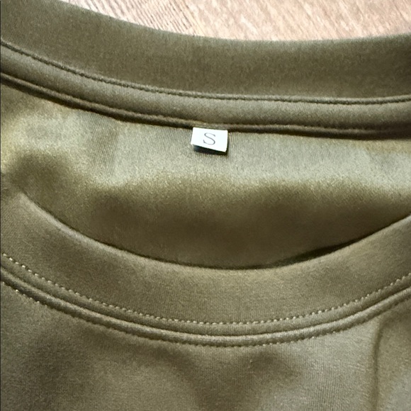 Chic Olive Green Dress with Elastic Waist and Pockets - Picture 4 of 10